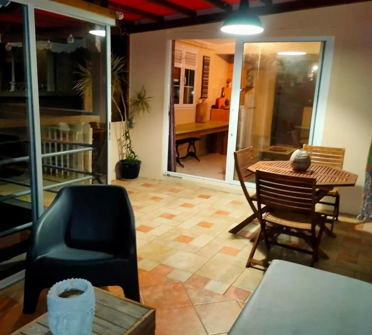 Apartmán Ti-Chalet 2 Pers Petit-Bourg